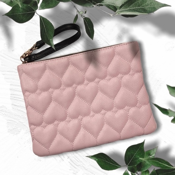 Betsey Johnson Handbags - Betsey Johnson XL Quilt Heart Blush Pink Wristlet